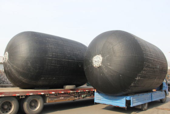 Pneumatique de caoutchouc sans chaîne, de bateau en bateau, diamètre net de pneus 300-4700 mm pour divers navires