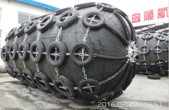 Amortisseurs gonflables Yokohama en caoutchouc pneumatique Marine Fenders de bateau de protection de bateau