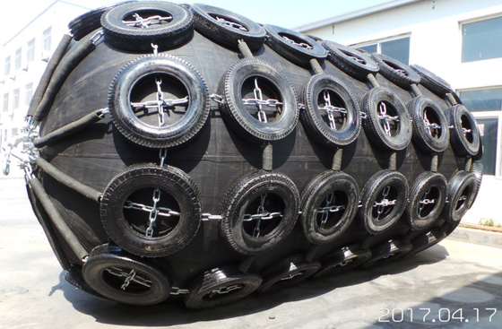 Amortisseurs gonflables pneumatiques de dock d'ISO17357 Marine Fenders Ship Transporting Rubber