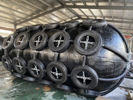 Amarrant le dock de flottement Marine Rubber Fenders de butoir de Yokohama d'amortisseur de bateau