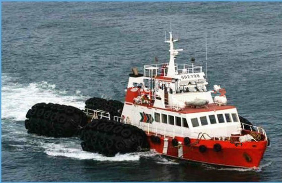 50kpa 80kpa flottant les amortisseurs en caoutchouc pneumatiques accouplant les types gonflables d'amortisseur de bateau