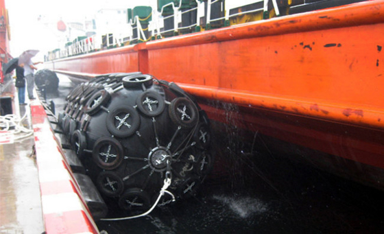 Bonne étanchéité Marine Inflatable Rubber Fender navire-navire d'air