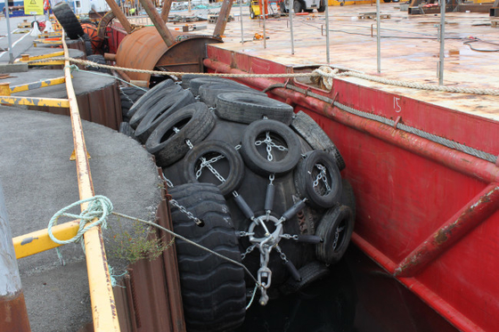 Le caoutchouc naturel de butoir de Yokohama de bateau pneumatique anti-collision d'amortisseur