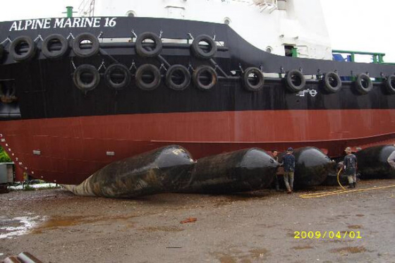 Le levage en mouvement lourd de lancement d'airbag de canot en caoutchouc gonflent la marine de bateau